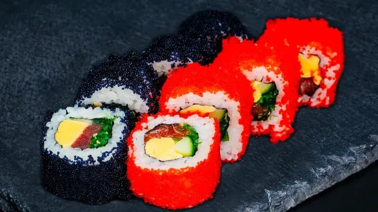 Black red maki