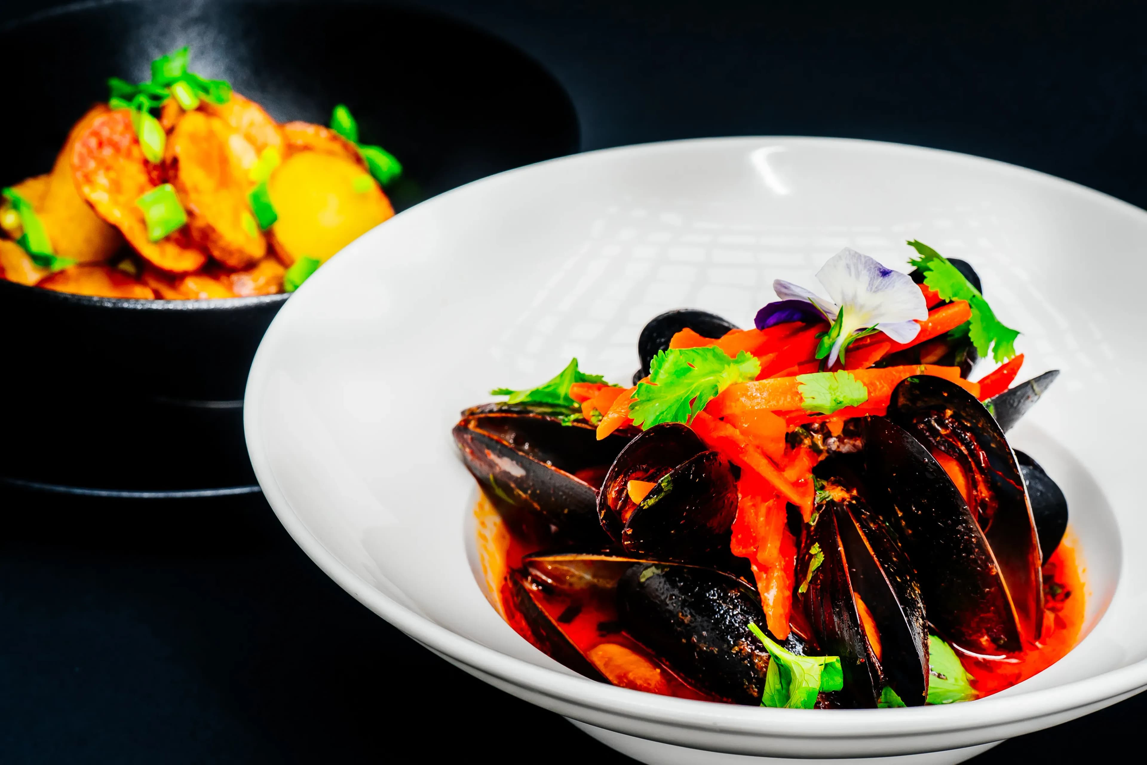 MELNAS MIDIJAS KOKOSPIENA -TOM YAM MERCE