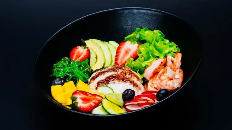 Poke Bowl ar tīģergarnelēm